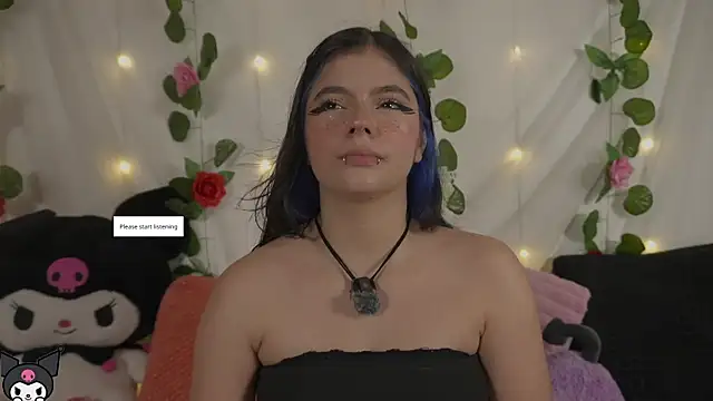 Snapshot of cutee_andrea chatting on 06-12-26, 02:43 cutee andrea online show from 06-12-26, 02:43