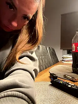 mrs pussy online show from 04-17-26, 02:14