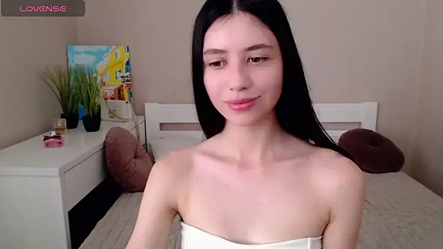 Snapshot of SelinLi chatting on 06-30-26, 10:16 SelinLi online show from 06-30-26, 10:16