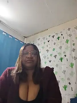 Snapshot of Avannay chatting on 07-18-26, 01:32 Avannay online show from 07-18-26, 01:32