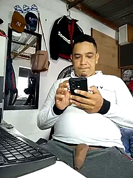 Cristianherrera online show from 10-12-25, 06:18