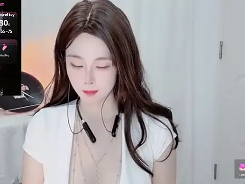 yiyi-zh online show from 07-18-26, 03:11