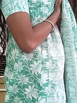 Snapshot of kavya-telugu84 chatting on 07-05-26, 10:33 kavya-telugu84 online show from 07-05-26, 10:33