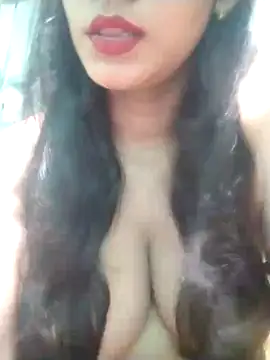 Snapshot of BerryOnFire chatting on 10-02-25, 08:32 BerryOnFire online show from 10-02-25, 08:32