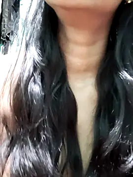 Snapshot of BerryOnFire chatting on 11-18-25, 07:57 BerryOnFire online show from 11-18-25, 07:57