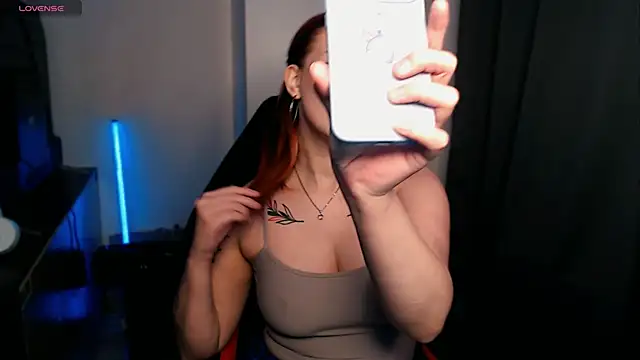 Snapshot of EileenKenner chatting on 04-10-26, 03:06 EileenKenner online show from 04-10-26, 03:06