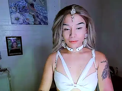 YourNikkieXxx online show from 10-17-25, 02:41