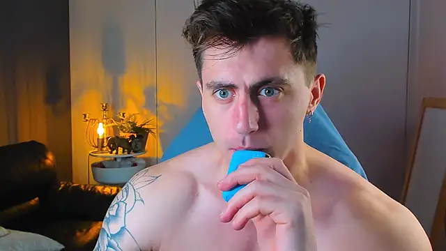 Oscar Miller  online show from 10-22-25, 08:52