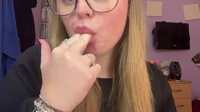 SexySashaxox online show from 02-18-26, 07:32