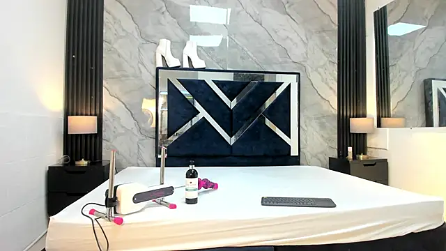 Snapshot of VioletRose_as chatting on 04-30-26, 07:53 VioletRose as online show from 04-30-26, 07:53