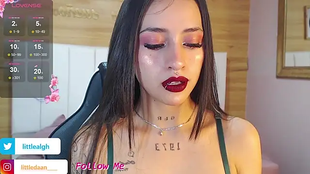 Snapshot of Abril_Velvet_a_ chatting on 11-06-25, 12:50 Abril Velvet a online show from 11-06-25, 12:50