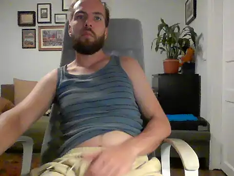 Snapshot of MrBig303 chatting on 07-27-26, 07:21 MrBig303 online show from 07-27-26, 07:21