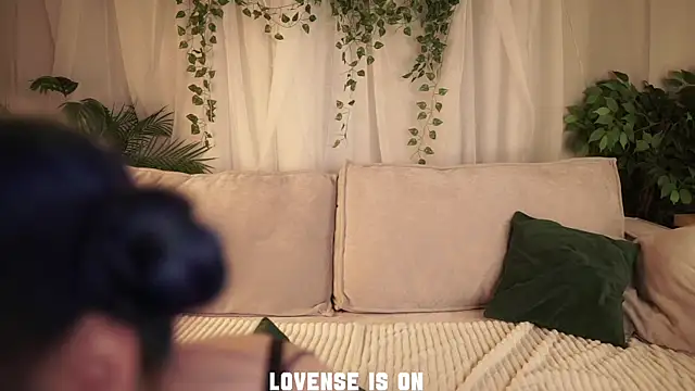 ElizSpieth online show from 12-17-25, 01:11