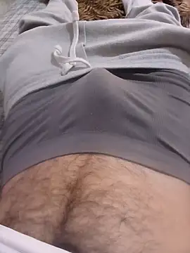 Snapshot of DomDix chatting on 04-15-26, 02:35 DomDix online show from 04-15-26, 02:35