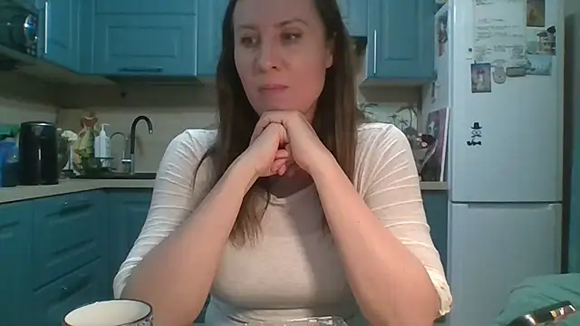 ALICAINWONDERLAND online show from 04-14-26, 06:03