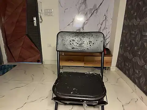 coupleyug online show from 04-06-26, 03:13