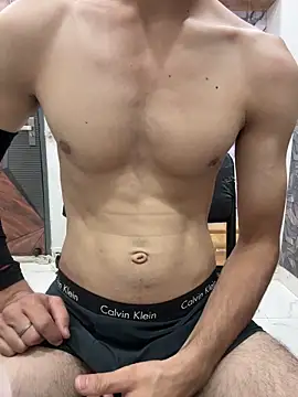 coupleyug online show from 04-18-26, 07:07