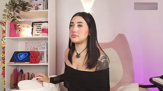 Snapshot of justonecute chatting on 03-03-26, 01:12 justonecute online show from 03-03-26, 01:12