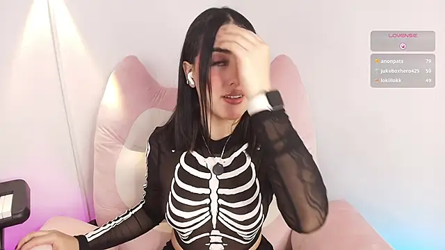 Snapshot of justonecute chatting on 03-16-26, 05:44 justonecute online show from 03-16-26, 05:44