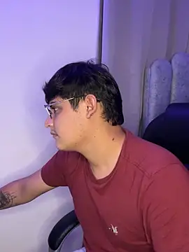 yesitwink  online show from 04-01-26, 04:46