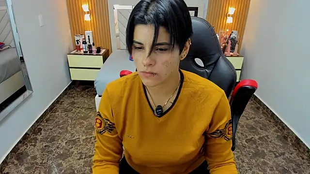 KAROLLJONES1 online show from 12-17-25, 07:20