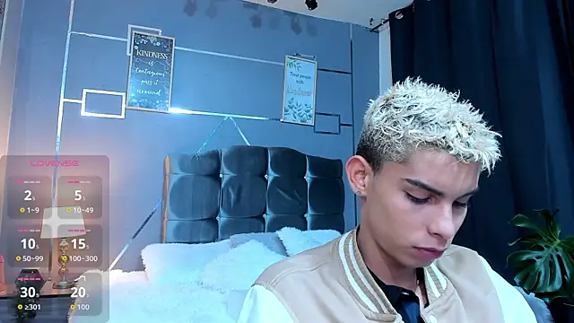 Room 69x online show from 12-23-25, 03:48