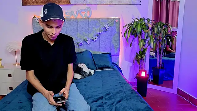 Room 69x online show from 02-28-26, 04:41