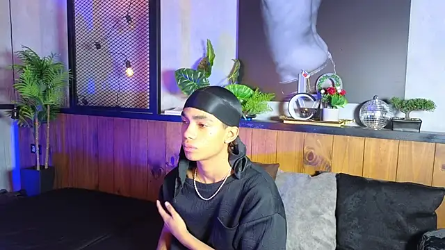 AlanCutee online show from 05-08-26, 12:43
