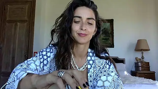 venuslibre online show from 11-24-25, 07:13