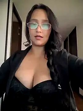 Esmeralda333 online show from 08-05-26, 01:03