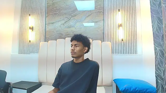 Snapshot of FYKMOR_1 chatting on 11-20-25, 08:08 FYKMOR 1 online show from 11-20-25, 08:08