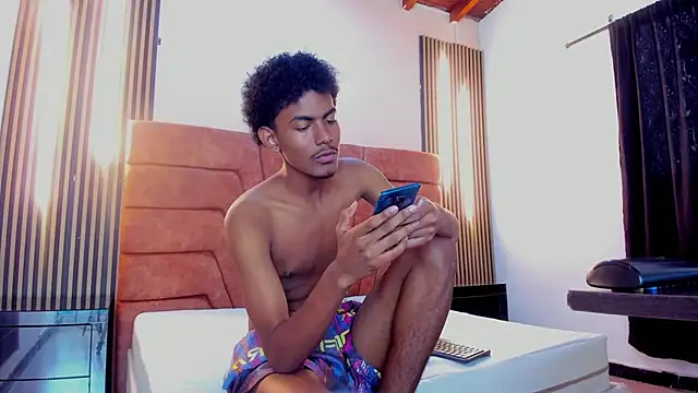 Snapshot of FYKMOR_1 chatting on 11-25-25, 07:47 FYKMOR 1 online show from 11-25-25, 07:47