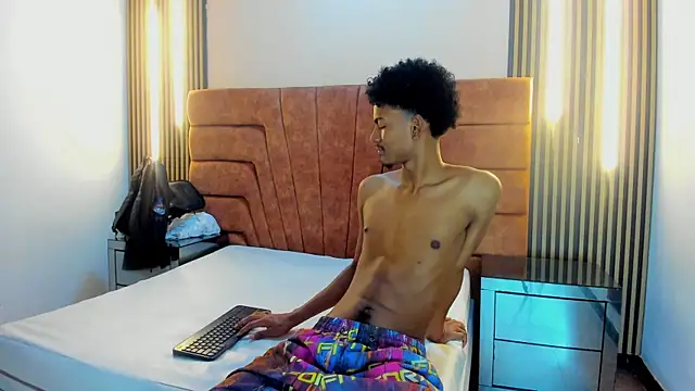 Snapshot of FYKMOR_1 chatting on 12-15-25, 08:13 FYKMOR 1 online show from 12-15-25, 08:13