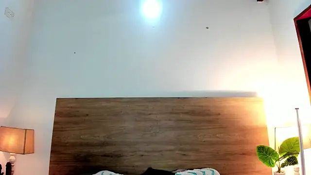 Snapshot of BellaNixs chatting on 03-04-26, 11:27 BellaNixs online show from 03-04-26, 11:27