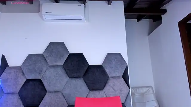 Snapshot of BellaNixs chatting on 03-31-26, 11:43 BellaNixs online show from 03-31-26, 11:43