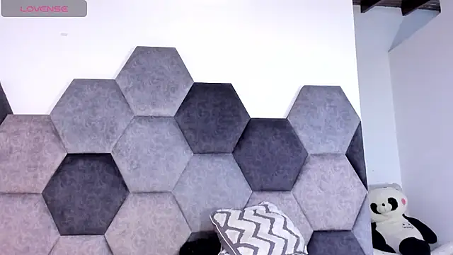 Snapshot of BellaNixs chatting on 04-01-26, 01:41 BellaNixs online show from 04-01-26, 01:41