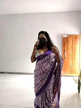 Snapshot of mallu-lover chatting on 03-11-26, 03:45 mallu-lover online show from 03-11-26, 03:45