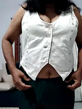 Snapshot of mallu-lover chatting on 04-15-26, 01:23 mallu-lover online show from 04-15-26, 01:23