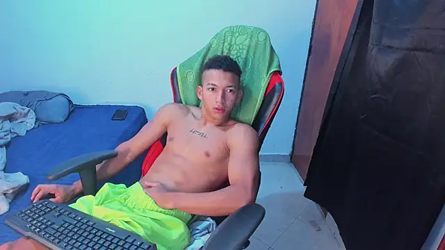 JuanchiT66 online show from 06-11-26, 01:31