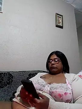 Snapshot of mileesha chatting on 06-16-26, 06:32 mileesha online show from 06-16-26, 06:32