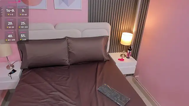 Clawdeen  wolf online show from 11-26-25, 12:11