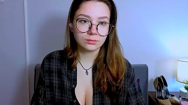 Snapshot of KatySensualy chatting on 03-08-26, 06:28 KatySensualy online show from 03-08-26, 06:28