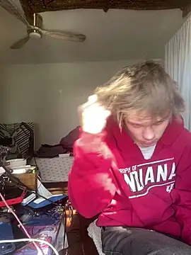 Snapshot of XanderOzzz chatting on 02-13-26, 07:21 XanderOzzz online show from 02-13-26, 07:21