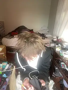 Snapshot of XanderOzzz chatting on 02-14-26, 05:43 XanderOzzz online show from 02-14-26, 05:43