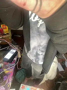 Snapshot of XanderOzzz chatting on 02-17-26, 08:48 XanderOzzz online show from 02-17-26, 08:48