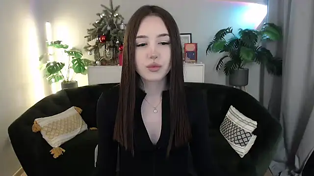 Snapshot of BlackEyesGirl chatting on 01-13-26, 06:40 BlackEyesGirl online show from 01-13-26, 06:40