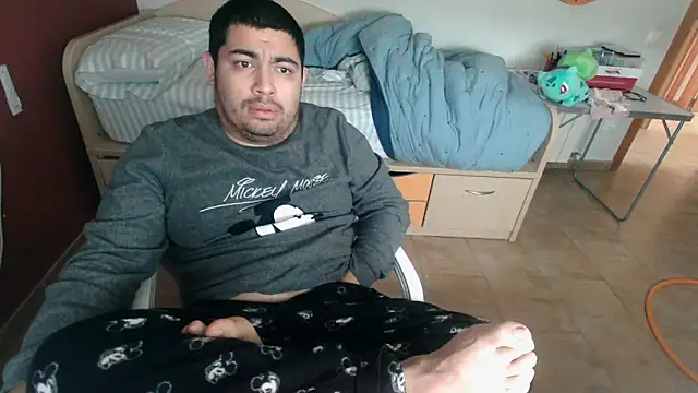 Snapshot of Martigato3 chatting on 02-11-26, 03:39 Martigato3 online show from 02-11-26, 03:39