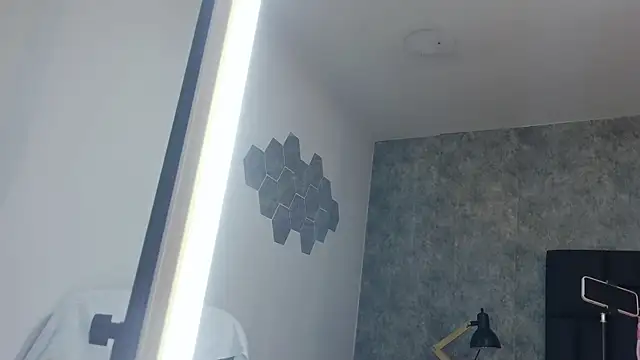 crystaldarliing online show from 04-13-26, 04:23