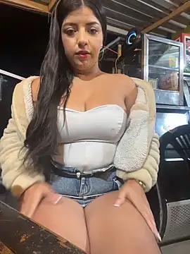 Snapshot of Isaa-Sweet chatting on 03-12-26, 07:25 Isaa-Sweet online show from 03-12-26, 07:25