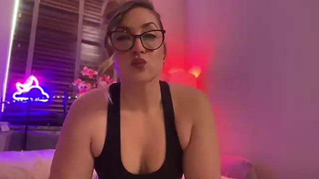 MistresssX online show from 06-10-26, 01:32